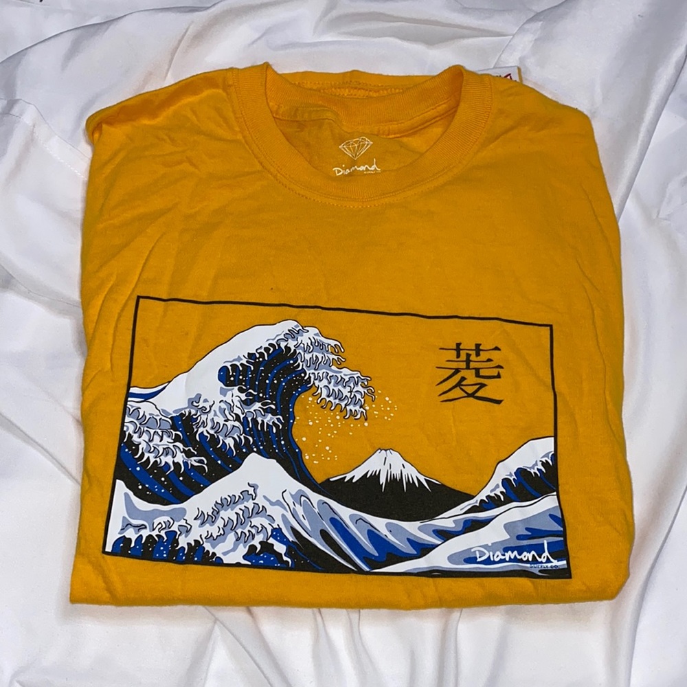 PacSun Diamond || Mustard Yellow Graphic Shirt